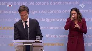 Irma werd vanwege haar tolkwerk tijdens de persconferenties van mark rutte in één klap een ook gisteren was irma weer het onderwerp van gesprek, al ging het deze keer niet om haar gebaren. Bijna 6 5 Miljoen Mensen Zien Hoestende Irma Bij Persconferentie Rutte De Jonge Show Ad Nl
