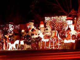 Listed on the national register of historic places and advertised as america's first large scale christmas light display, altadena's christmas tree lane is a tradition that dates to the. Pasadena Christmas Lights Los Angeles Love Affair