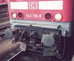Wenn man überprüfen will, ob die kupplung rutscht, lässt man den motor starten, zieht die handbremse an, tritt die kupplung durch, legt den dritten oder vierten gang. Kupplung Bahn Wikipedia