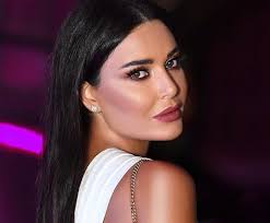 سيرين عبد النور تلهمك بالحواجب الأفقية المستقيمة Beauty Hair Care Recipes Arabian Beauty