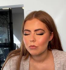 Robyn McGuire Make-Up Artist