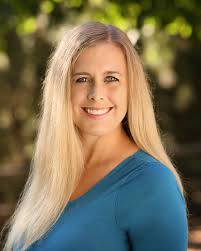 Ashley Burt's Instagram, Twitter & Facebook