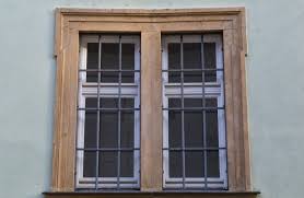 Le inferriate sono un sistema di sicurezza ulteriore che si può predisporre per uno o per tutti gli ingressi della casa. Installazione Inferriate E Necessaria L Autorizzazione Comunale