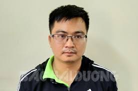 Nhân viên ngân hàng khai trộm tiền để trả nợ