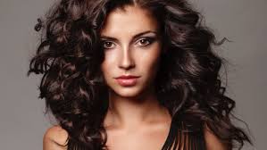 Il castano cioccolato è la tinta da provare per un inverno 2021 all'insegna di un colore di capelli caldo e fondente. Capelli Color Cioccolato Raffinati E Senza Tempo Scopri Tutte Le Nuances