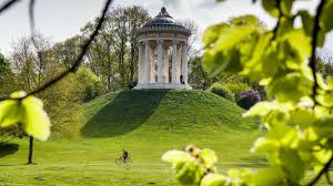 90.000 stichwörter und wendungen sowie 120.000 übersetzungen. Polizei Ruckt Zu Party Im Englischen Garten An Munchen Sz De