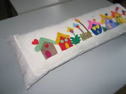 Tableau En Feutrine Le Blog De L Atelier Creatif De Saint Gregoire Coussin De Porte Boudin De Porte Courtepointes