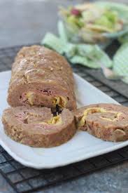 Un secondo facile e gustoso, ideale per il fine settimana o per i giorni di festa! Polpettone Ripieno Con Frittata E Prosciutto Cotto Da Preparare In Padella Cibo Che Passione