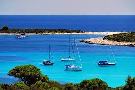 Near the beach are the places veli rat, veruni, soline and božava. Strand Sakarun Insel Dugi Otok Kroatien Strande