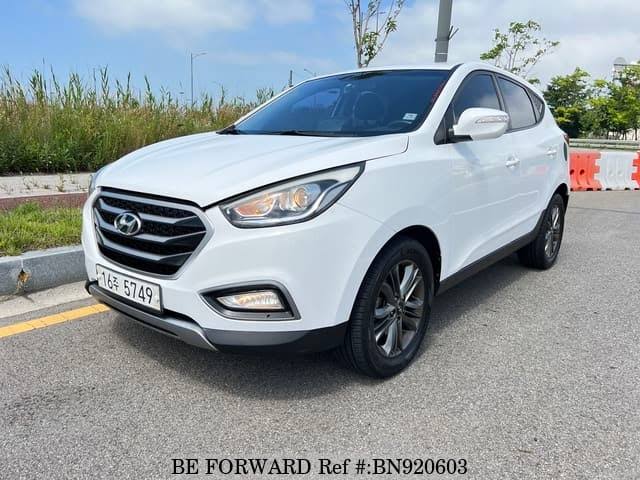 2014 Hyundai Tucson (ix35) compact SUV in immaculate condition, AI generated