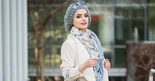 ملابس محجبات كاجوال شتوي 2018 موديلات حجاب مميزة اختيار الألوان المناسبة هو مفتاح مظهرك الجذاب ودع نفسك دافئا وضع بعض طبقات من الم Hijab Fashion Fashion Style