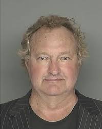 Randy Quaid Was Booked Into The Santa Barbara County Jail In April 2010 After He And His Wife Arrived For A Criminal C Celebrity Mugshots Mug Shots Celebrities