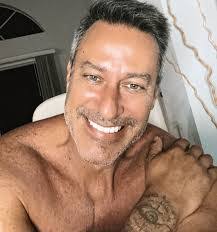 Daniel Navarrete's Instagram, Twitter & Facebook