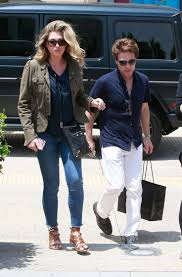 Daisy fuentes , richard marx , weddings. Daisy Fuentes And Richard Marx Shopping At Barneys New York 08 Gotceleb