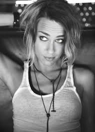 Her forteller de om den største. Ruta Gedmintas Frankie From Lip Service Ladyladyboners