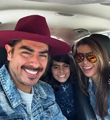 La FAMILIA Mas BONITA Y AMADA De Todo México 💕 ❤️ El Rey Grupero Junto A  Su Hijo Y Esposa Se Han Ganado El Cariño De Todos Con Su Carisma, Talento Y