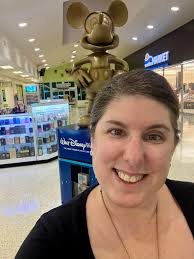 What insights are there for a photopass photographer role in Epcot?