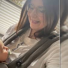 Michelle Schilling's Instagram, Twitter & Facebook