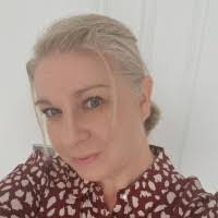 Sarah Cottier's Instagram, Twitter & Facebook