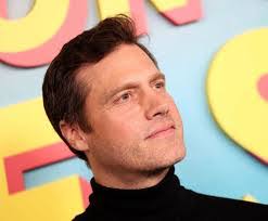 Tim Semple's Instagram, Twitter & Facebook