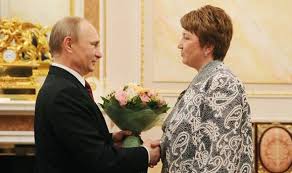 For a man whose personality and leadership style depends on toughness and strength. Russian President Putin Left Embarassed As Kremlin Photo Gaffe Exposes His Height World News Express Co Uk