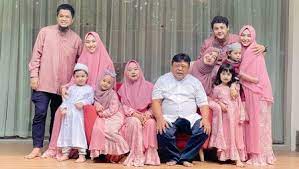 Mereka berharap agar ricis dapat mengetahui kabar kepergian sang ayah. Jsc9oeapc5qp0m