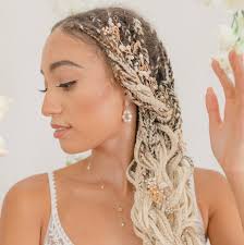 Boucles d'oreilles en perles Maeve, Boucles d'oreilles décoratives pour la  mariée, Bijoux de mariage, Boucles d'oreilles en perle, Boucles d'oreilles  en quartz rose, Boucles d'oreilles délicates en or, Bijoux de mariée -