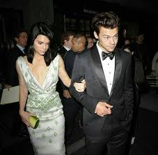 Jun 24, 2021 · kendall jenner stunned in a white blouse and matching mini skirt when she stepped out for lunch with a pal at soho house in malibu. Pin By Misfit On 41 Hendall Love Kendall And Harry Styles Kendall Style Harry Styles And Kendall Jenner