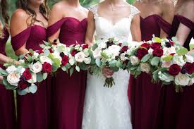 Maybe you would like to learn more about one of these? Red And White Roses Make A Perfect Combination For A Wedding With A Burgundy Theme Copperpenny Burgundy Wedding Theme Wedding Themes Rustic Burgundy Wedding
