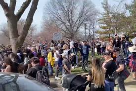 According to cp24, officials were enforcing trespass notices issued by the city of toronto on june 12, urging residents to seek shelter indoors. Trinity Bellwoods Park Was A Total Gong Show In Toronto This Weekend