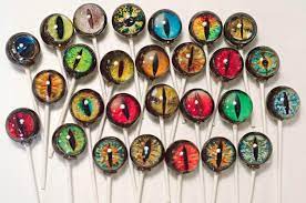 From these thousands of photos you can get many kitchen interior design style ideas with respect to colors, cabinetry, ceiling design, layout, island design, flooring, materials, backsplashes, appliance selection, pantries and more. Creative Art And Food Design Idea Turns Sugar Into Spectacular Lollipops