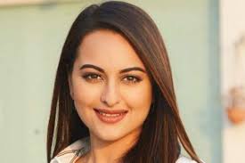 Sonakshi Sinha Age Height Weight Boyfriend Salary Net Worth Bio Celebrityhow The pride of india, sonakshi sinha plays the role of sunderben jetha madharparya, a social worker and a farmer, who convinced 299. sonakshi sinha age height weight