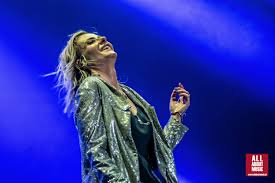 Music video by patrycja markowska performing hallo, hallo. Ta Wzajemna Energia Ktora Wytworzyla Sie Miedzy Nimi Na Scenie Byla Najpiekniejszym Momentem Tego Wieczoru Czyli O Koncercie Patrycji Markowskiej Z Goscmi W Spodku Relacja Jonatana Paszkiewicza All About Music