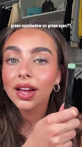 Bottle Green Eyeshadow