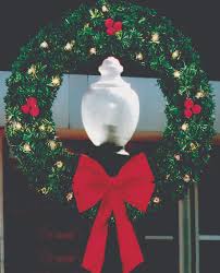 Emma matthews digital content production. Lamppost Wreath