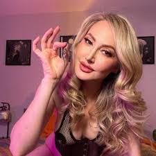 Kendra James's Instagram, Twitter & Facebook