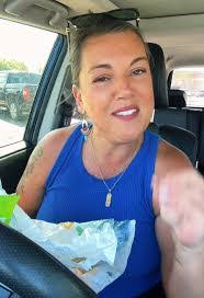 Tina Dooley's Instagram, Twitter & Facebook