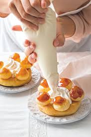 Decouvrez Notre Recette De Saint Honore Facile A Faire Mais Festive A Souhaite Cette Recette Traditionnelle Recette Traditionnelle Recette Recette Chouquette