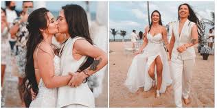 As duas se casaram no dia 20 de janeiro deste ano, em uma praia situada. Cantora Maria Clara E Apresentadora Se Casam