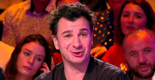 Depuis le début du confinement, ary abittan, organise tous les soirs un apéro en live instagram. Ary Abittan A 46 Ans Decouvrez Sa Nouvelle Compagne Sarah Line