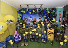 Fortnite Party Ideas De Mesa De Dulces Decoracion De Cumpleanos Decoracion De Cumple