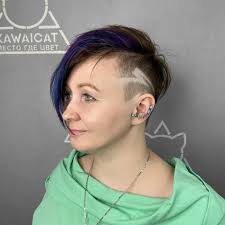 This is an extreme type of haircut where one or both temple areas on one's head get cut or shaved really short. 50 Best Undercut Hairstyles For Women To Try In June 2021
