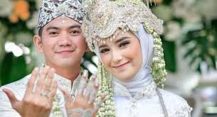 © disediakan oleh tribunnews.com pasangan selebriti rizki d'academy dan nadya mustika rahayu. Kesal Baca Berita Nadya Hamil Duluan Orang Ini Semprot Rizki Da