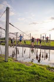 Rond het middaguur komt iedereen weer terug op het. Poldersurvival Tocht De Kwakel Natuurlijk Poldersport