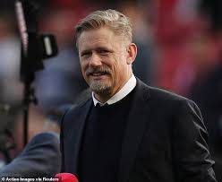 Getty)peter schmeichel says he 'cannot understand' why his former club manchester united sold 'quality' defender jonny evans. Peter Schmeichel Calls Manchester United Protesters In Old Trafford Idiots And Troublemakers Ali2day