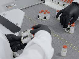 Regeneron says antibody cocktail prevented covid when given as simple injection, not an iv. Regeneron Covid 19 Antibody Drug Reduced Risk Of Hospitalization Death By 70 In Late Stage Trial Wsj