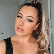 Katelyn Ahern's Instagram, Twitter & Facebook