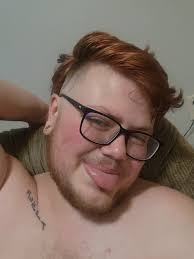 Any single guys looking for a nerdy cub boyfriend to keep them warm through  the winter?