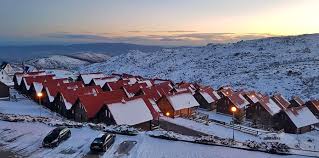 Seja qual for o tipo de neve, seca ou molhada, quase sempre um manto branco se estende por serras e telhados. Voce Sabia Que Portugal Tem Estacao De Ski