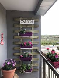 Balkondekoration Schon Und Gunstig Beatiful Design Kleiner Balkon Garten Vertikaler Garten Diy Kleiner Balkon